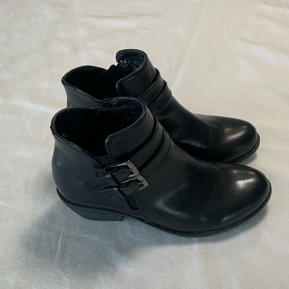 lolla bacchi black ankle boots